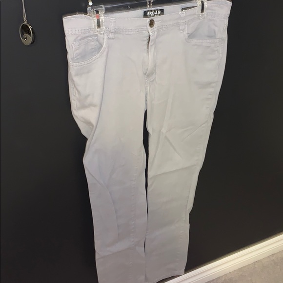 Grey Jeans - Picture 2 of 3